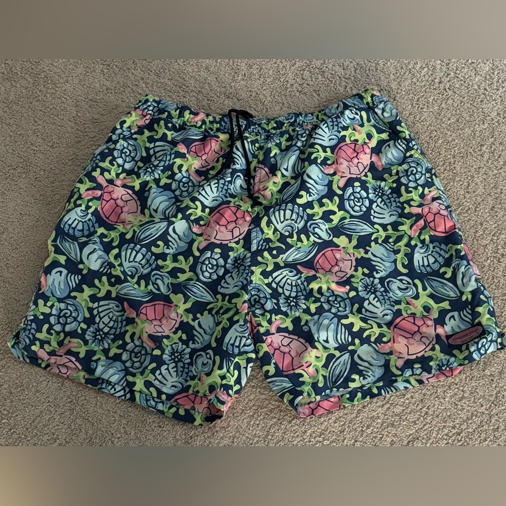 Vineyard Vines Tropical Patterned Men's Swim Trunks
